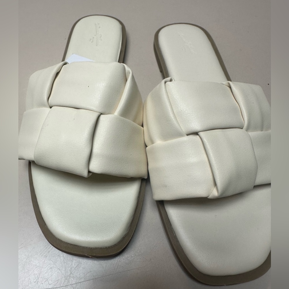 Universal Thread Cream Women's Mules